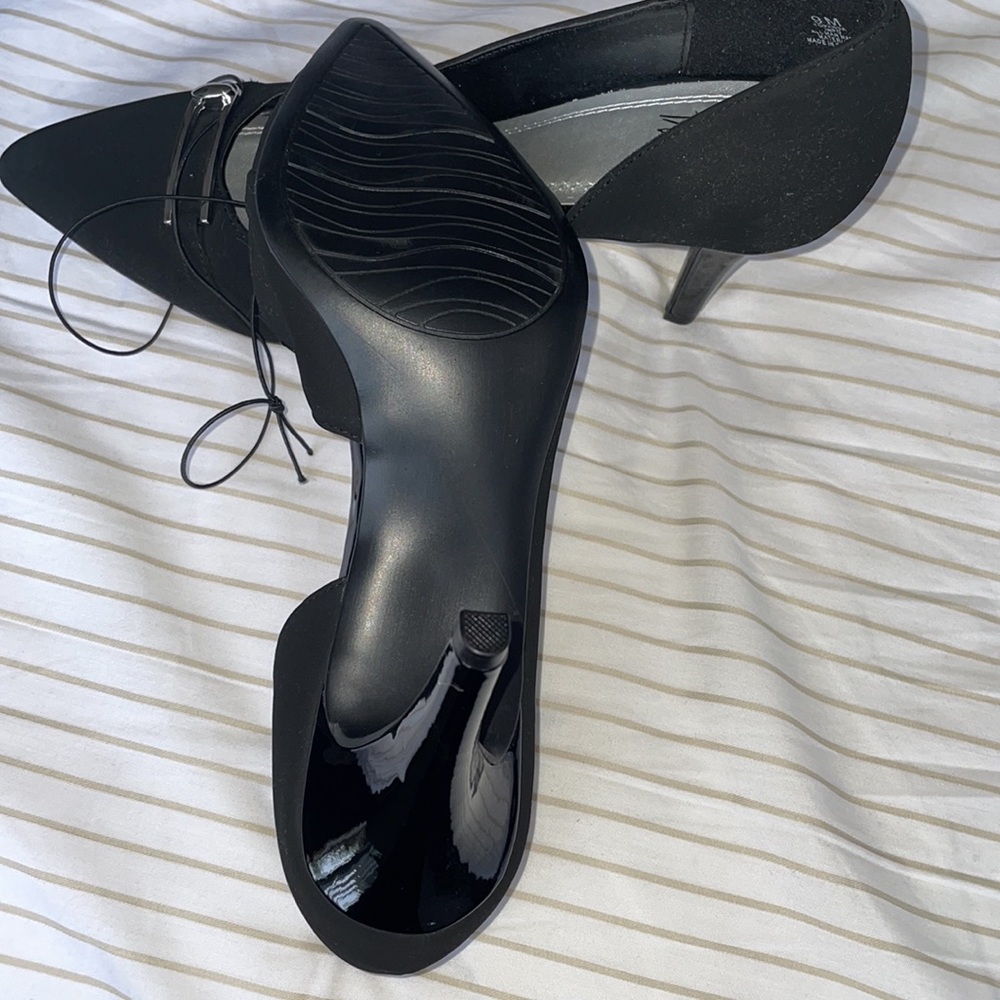 Shoes - Picture 3 of 5